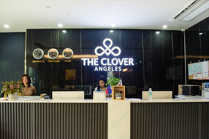 CLOVER HOTEL