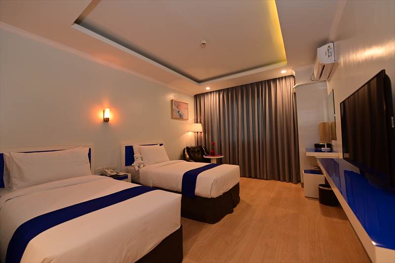 Joyful_Delux Room