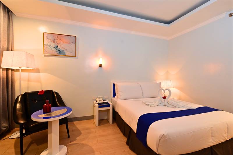 Joyful_Delux Room