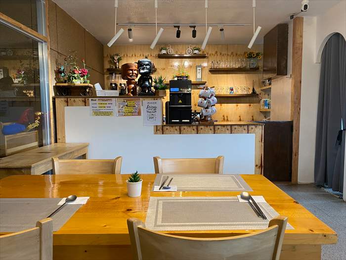 WALESカフェテリア