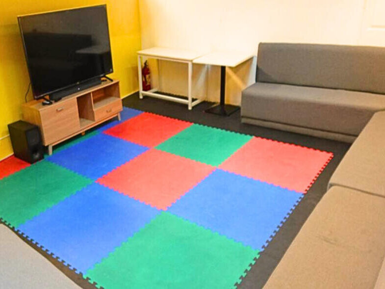 IU-カラオケルーム