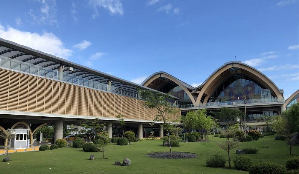 マクタン空港