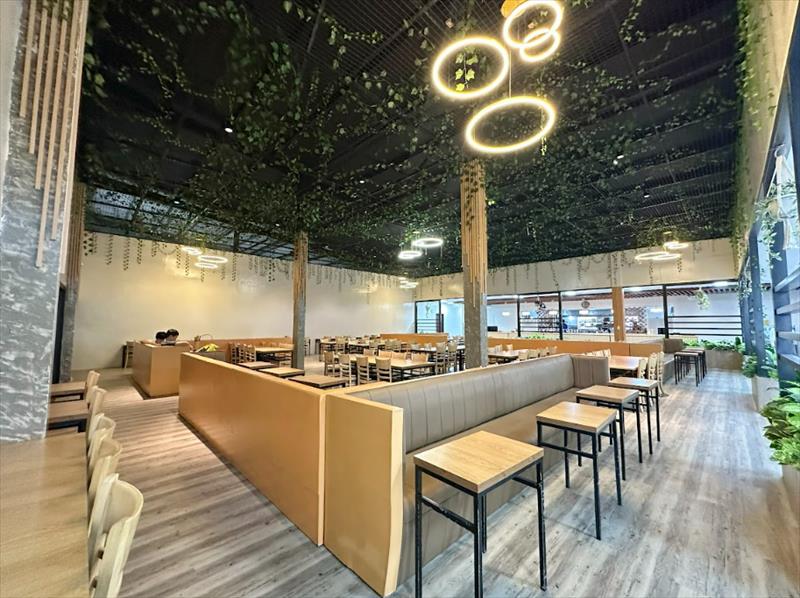 pines-mainカフェテリア