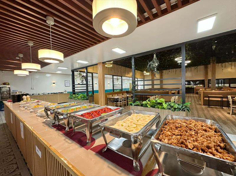 pines-mainカフェテリア