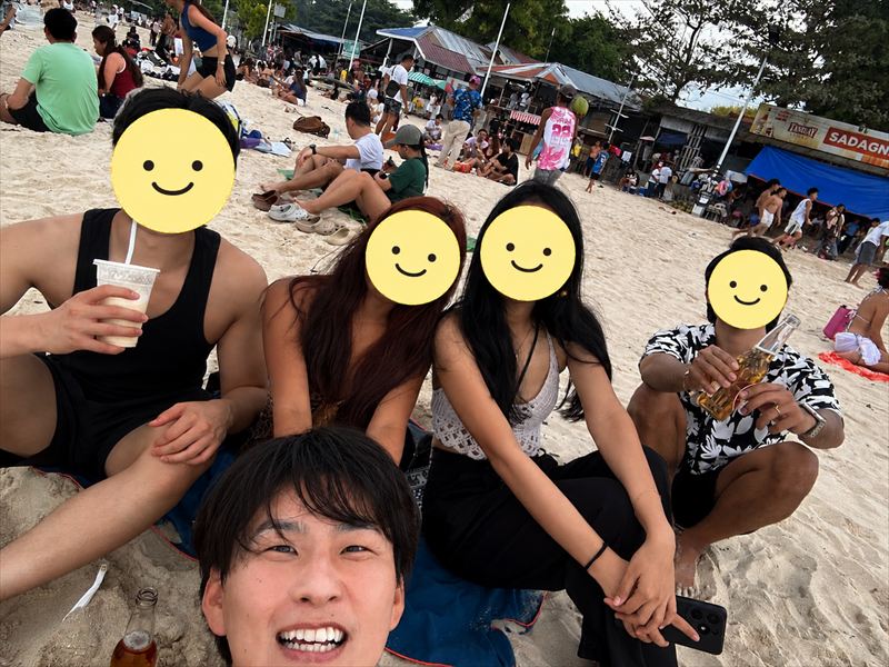 GLC校で知り合った友人たちとビーチで過ごすR様