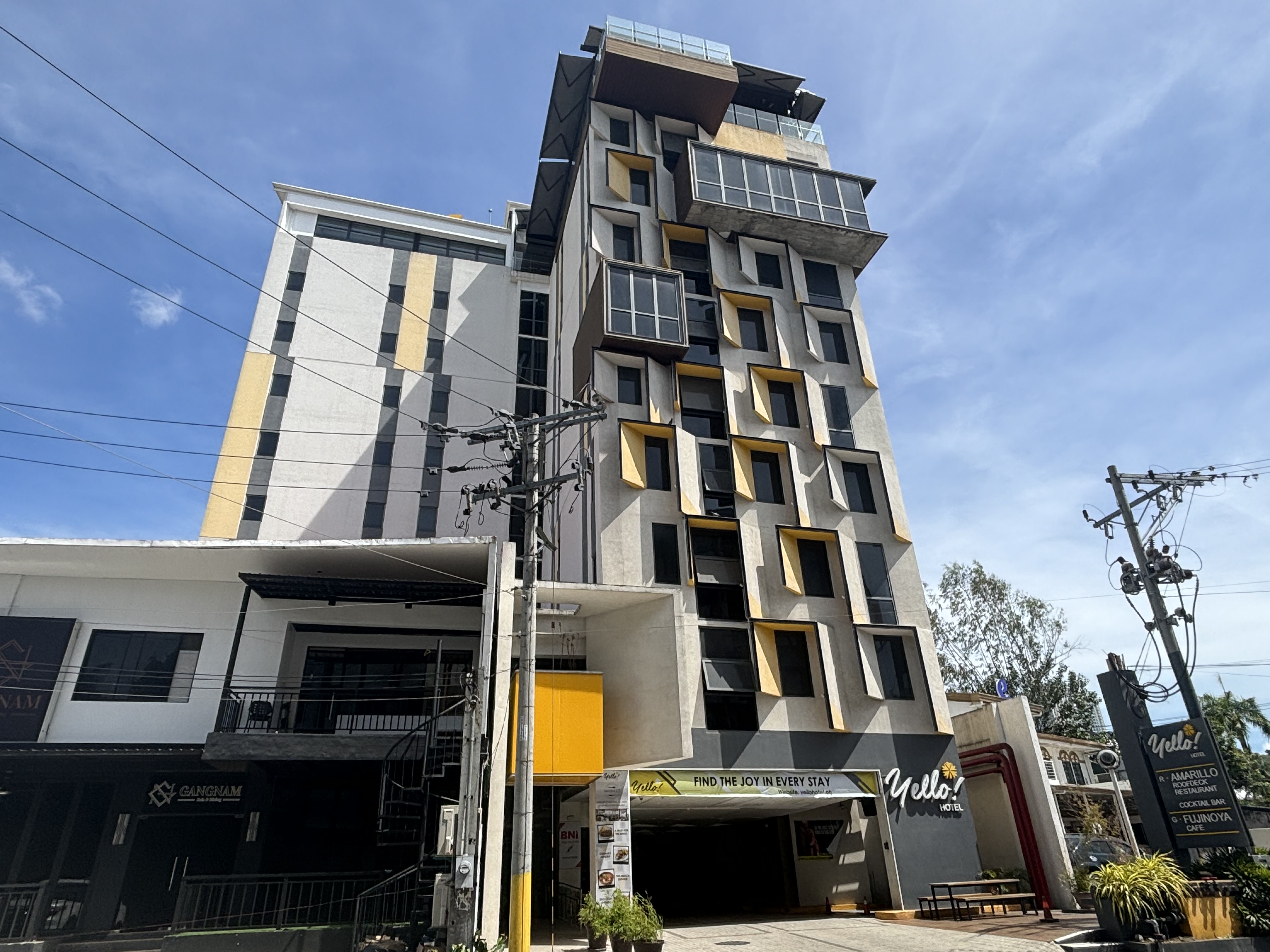 ３D-yellowhotel