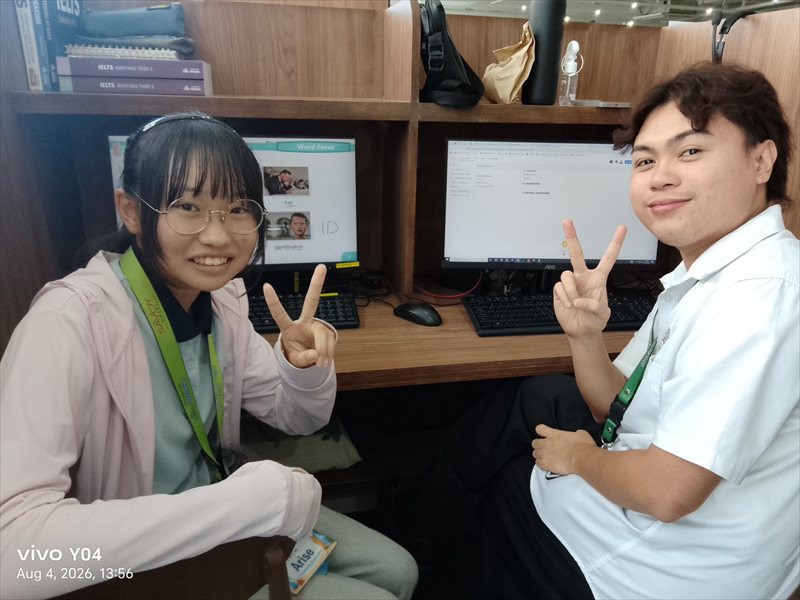 QQ Englishの先生と一緒に。英語だけでコミュニケーションを取ることも、貴重な経験になりました。