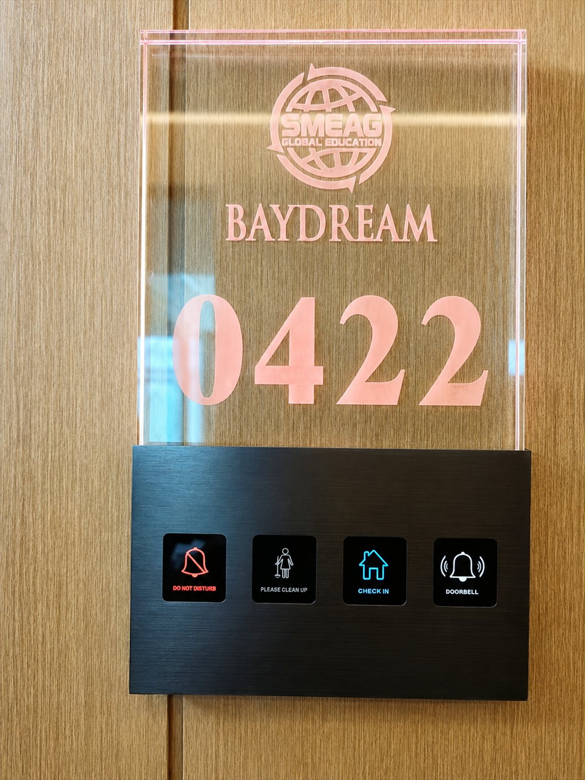 SMEAG Baydream Campusの部屋番号プレート