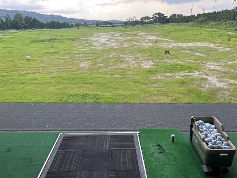 授業後に通ったゴルフ練習場。英語の授業と両立しながら3日間練習しました。